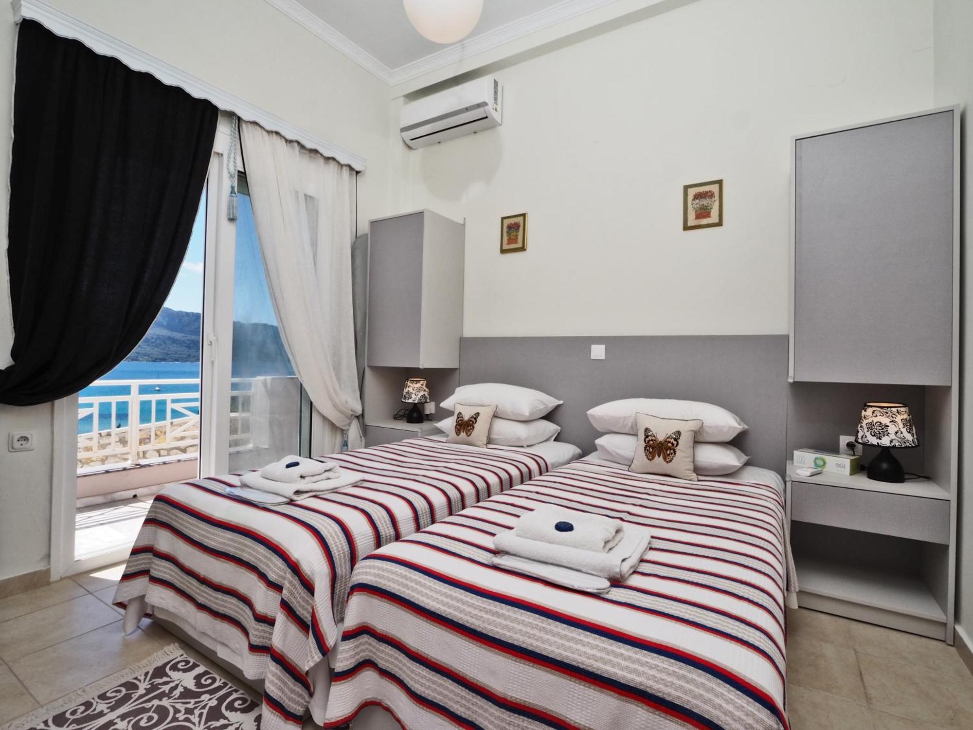 Villa Euphoria Apts Afión Екстериор снимка